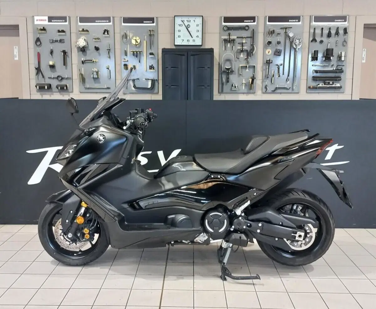 Yamaha T-Max 560 Tech Max (2022 - 24) (2)