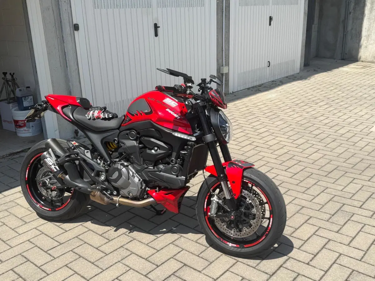 Ducati Monster 937 + (2021 - 25) (2)