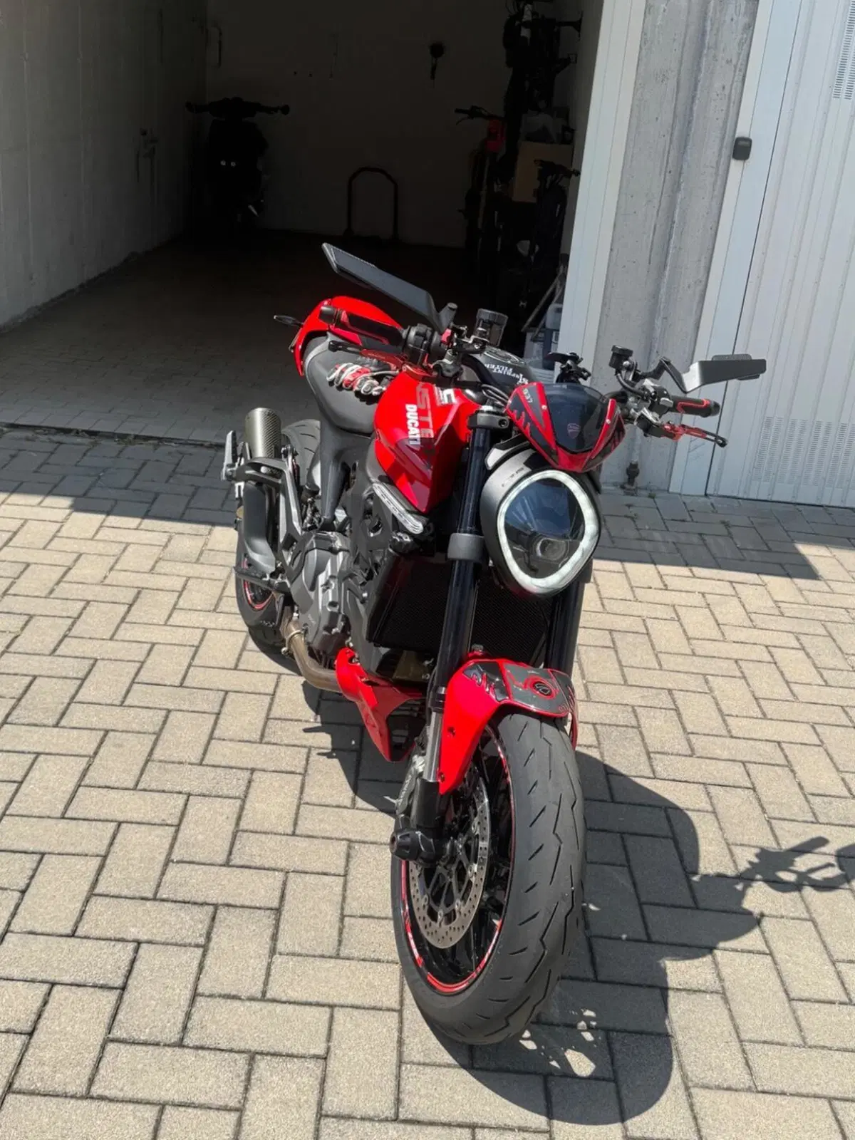 Ducati Monster 937 + (2021 - 25) (3)