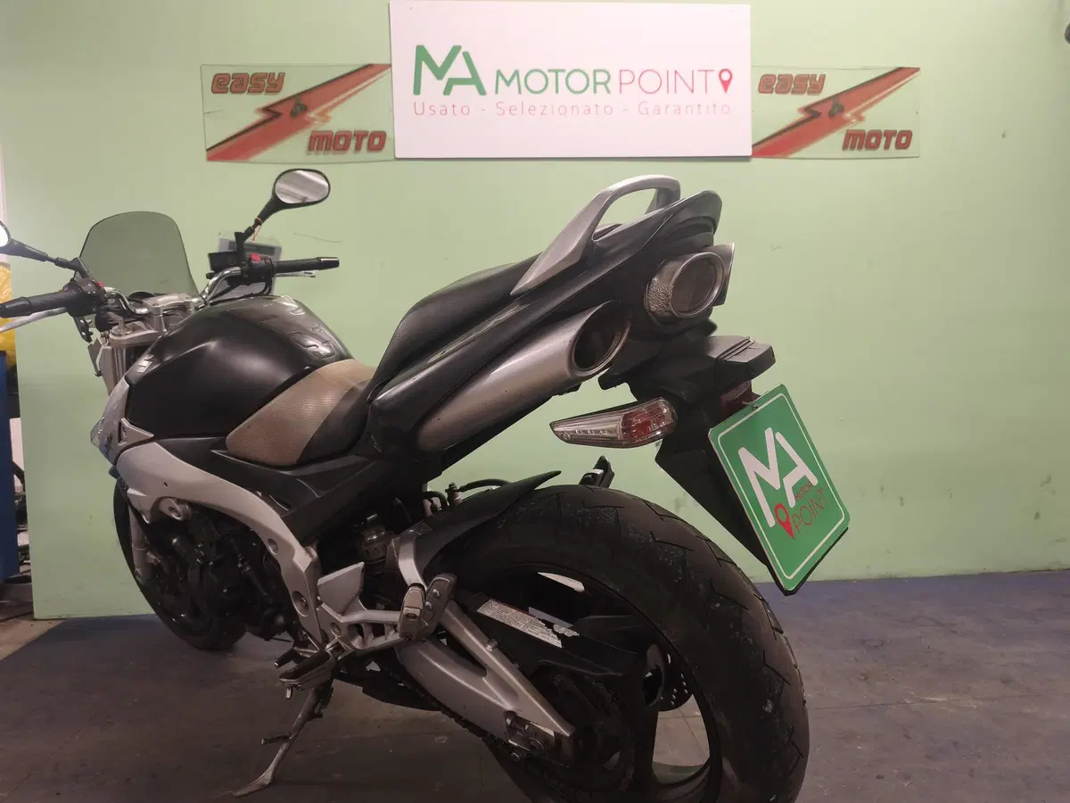 Suzuki GSR 600 (2006 - 11) (3)
