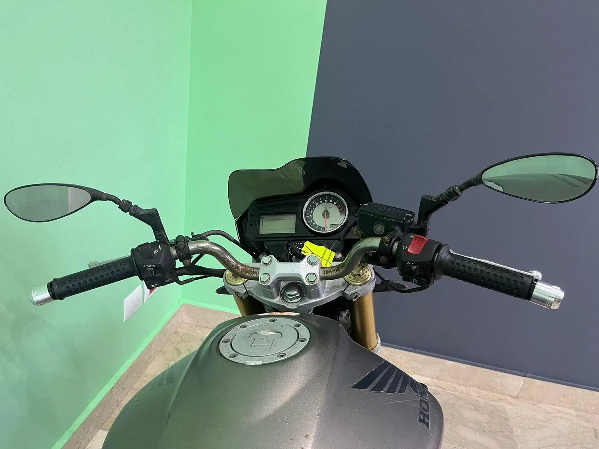 Honda Hornet 600 (2005 - 06) (13)