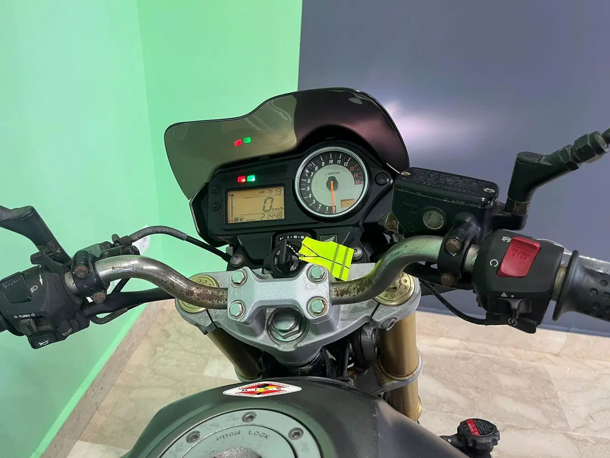 Honda Hornet 600 (2005 - 06) (14)
