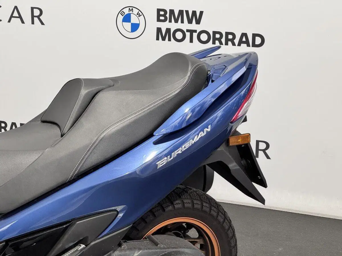 Suzuki Burgman 400 (2022 - 24) (3)