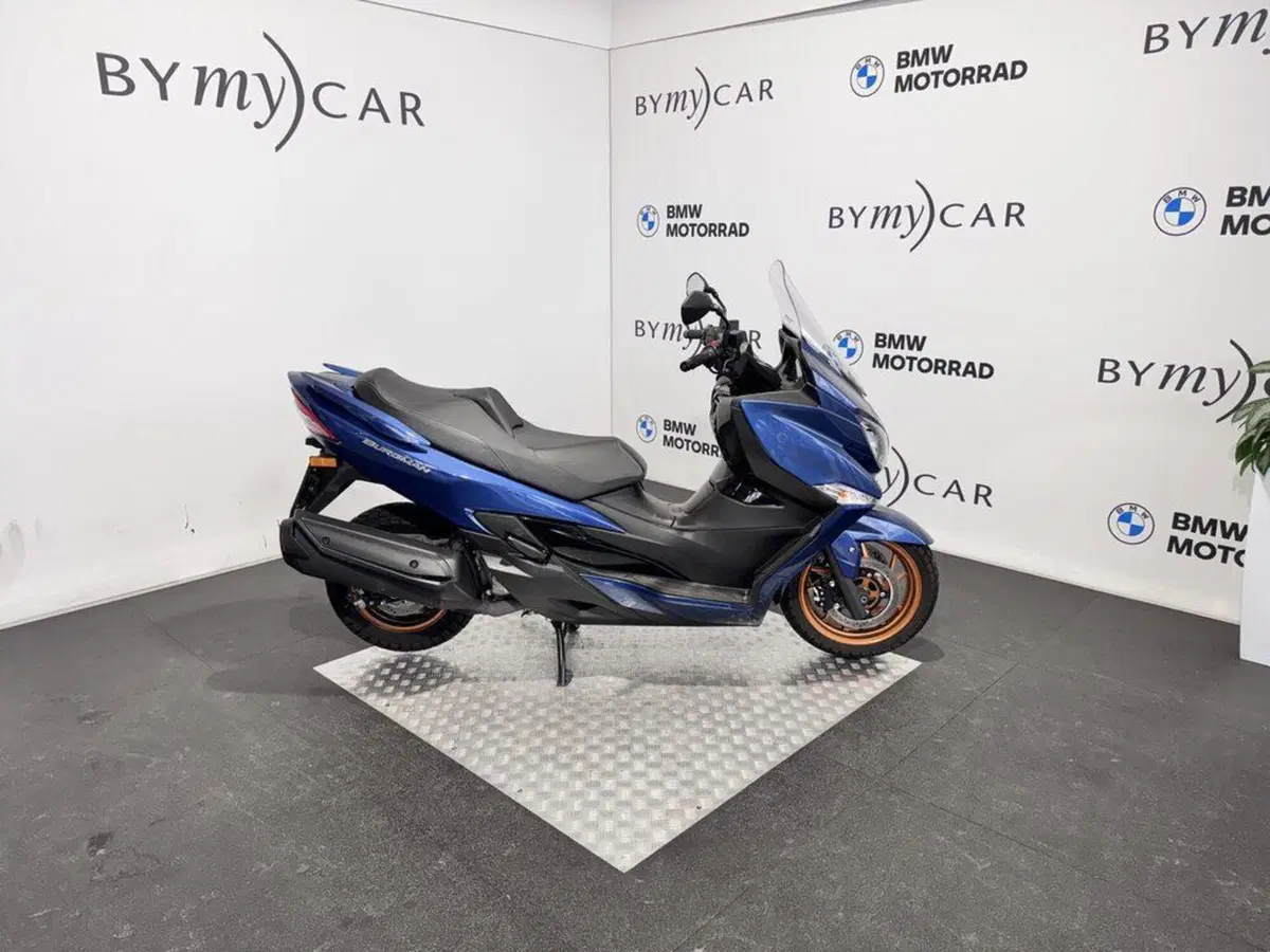 Suzuki Burgman 400 (2022 - 24) (9)