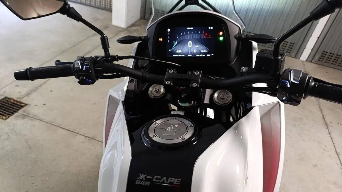 Moto Morini X-Cape 650 (2021 - 26) (12)