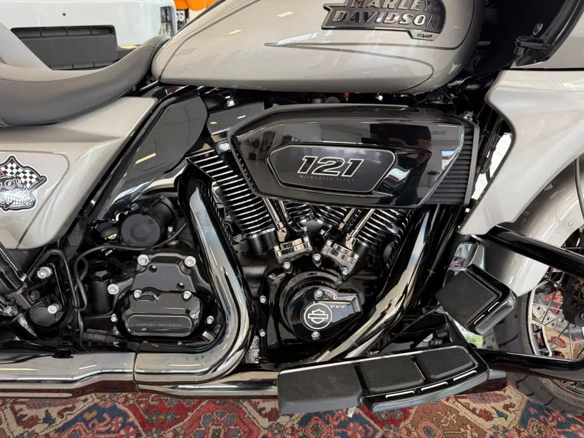 Harley-Davidson CVO Road Glide (2023) (6)