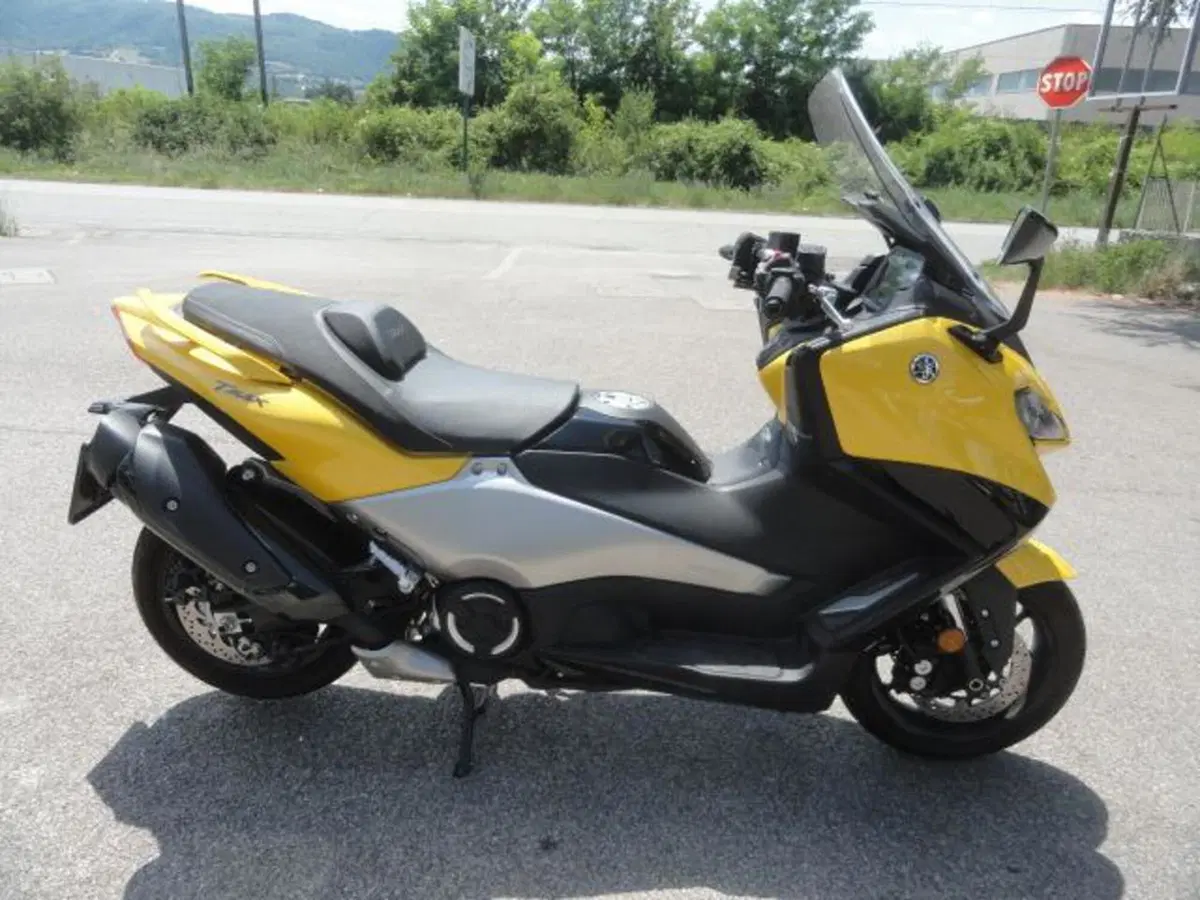 Yamaha T-Max 560 (2022 - 24) (5)