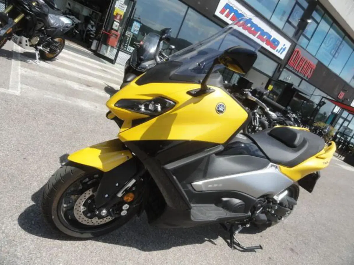 Yamaha T-Max 560 (2022 - 24) (2)