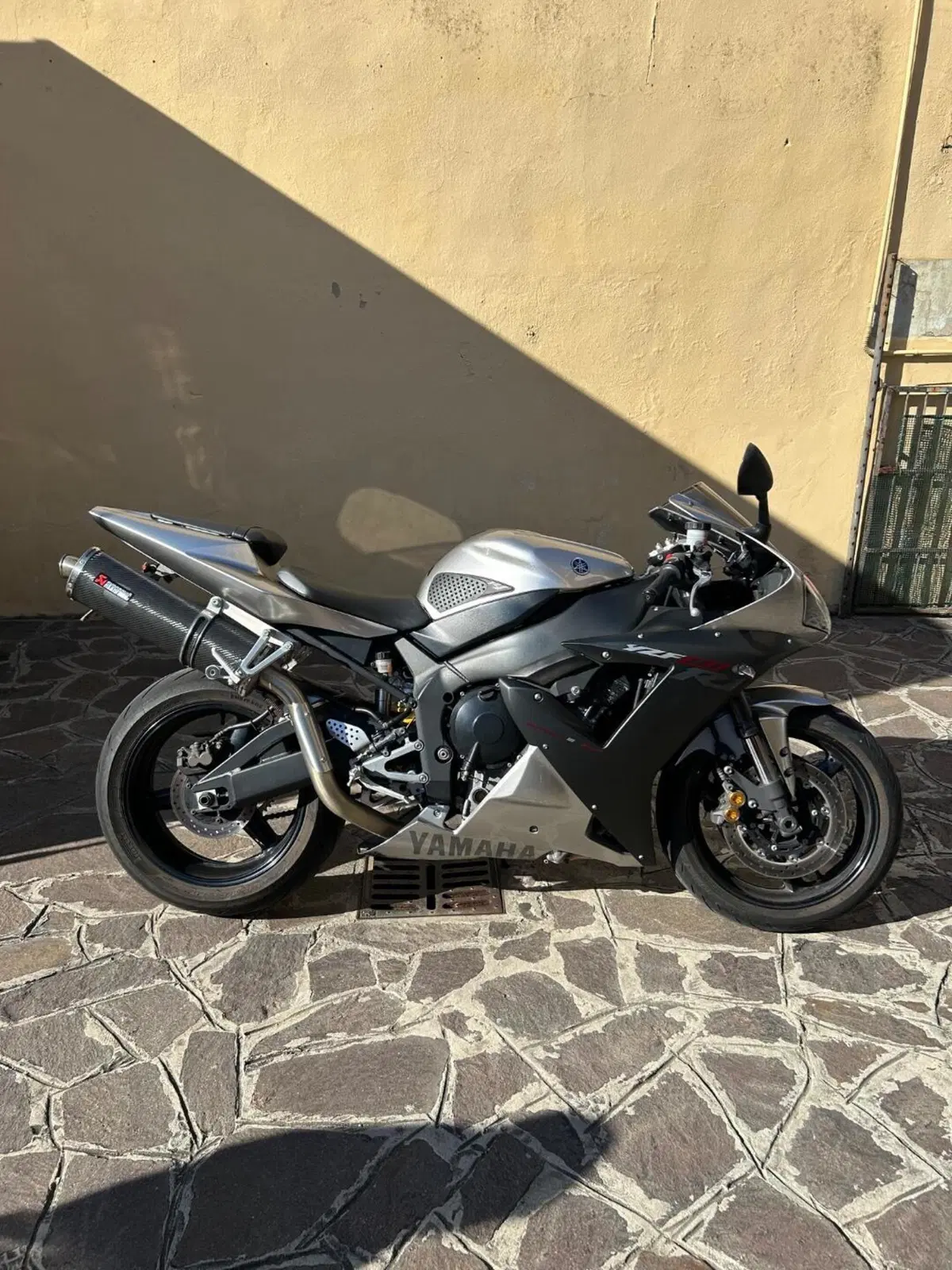 Yamaha YZF R1 (2002 - 03) (3)