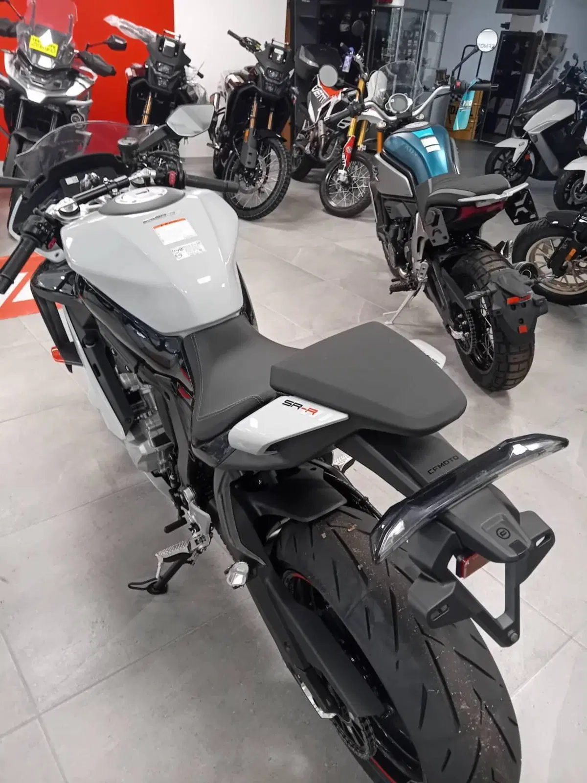CFMOTO 675SR-R (2025 - 26) (3)