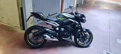 Triumph Street Triple 765 R (2023 - 26) usata