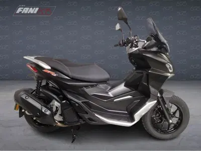 Aprilia SR GT 125 (2022 - 24) usata