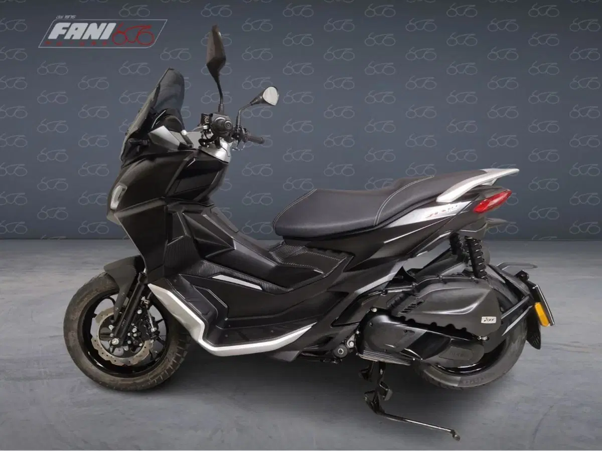 Aprilia SR GT 125 (2022 - 24) (3)