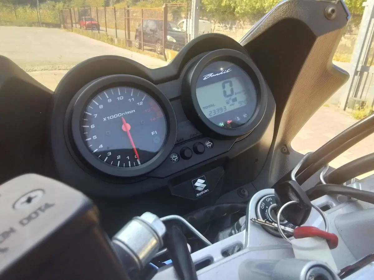 Suzuki GSF 650 Bandit S (2006 - 12) (9)