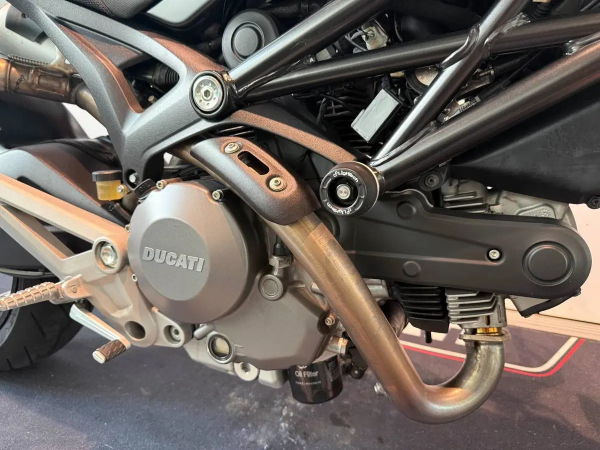 Ducati Monster 696 (2008 - 13) (4)