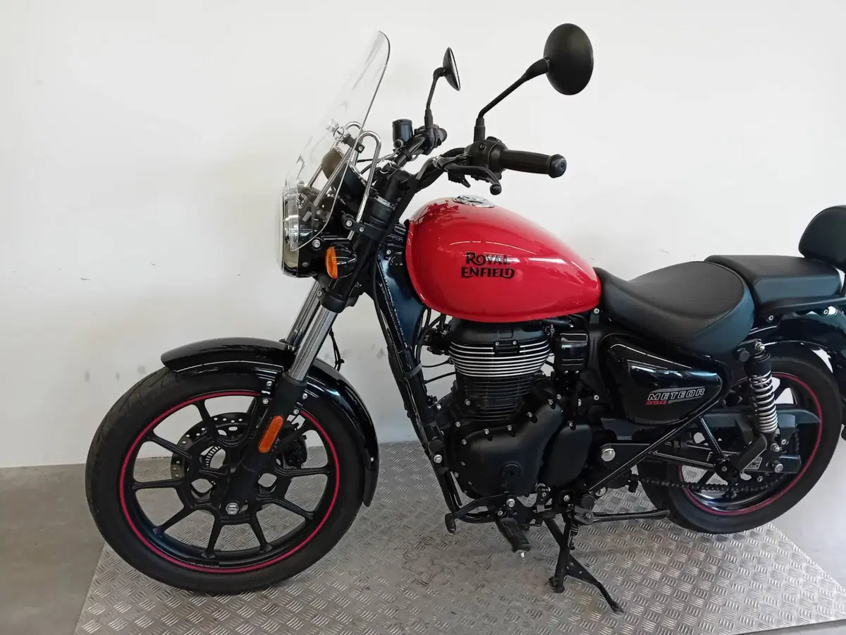Royal Enfield Meteor 350 (2021 - 26) (4)