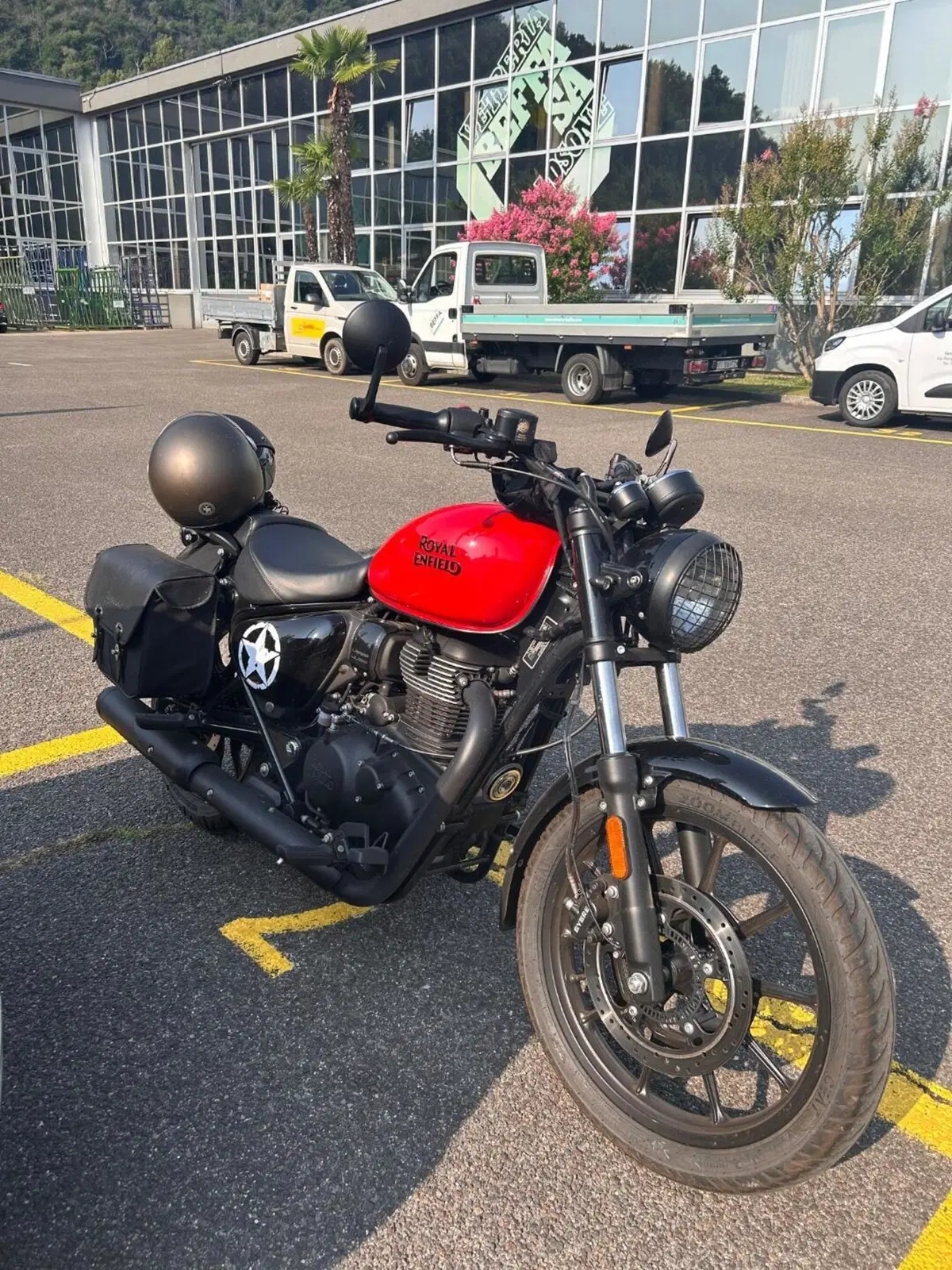 Royal Enfield Meteor 350 Aurora (2024 - 26) (2)