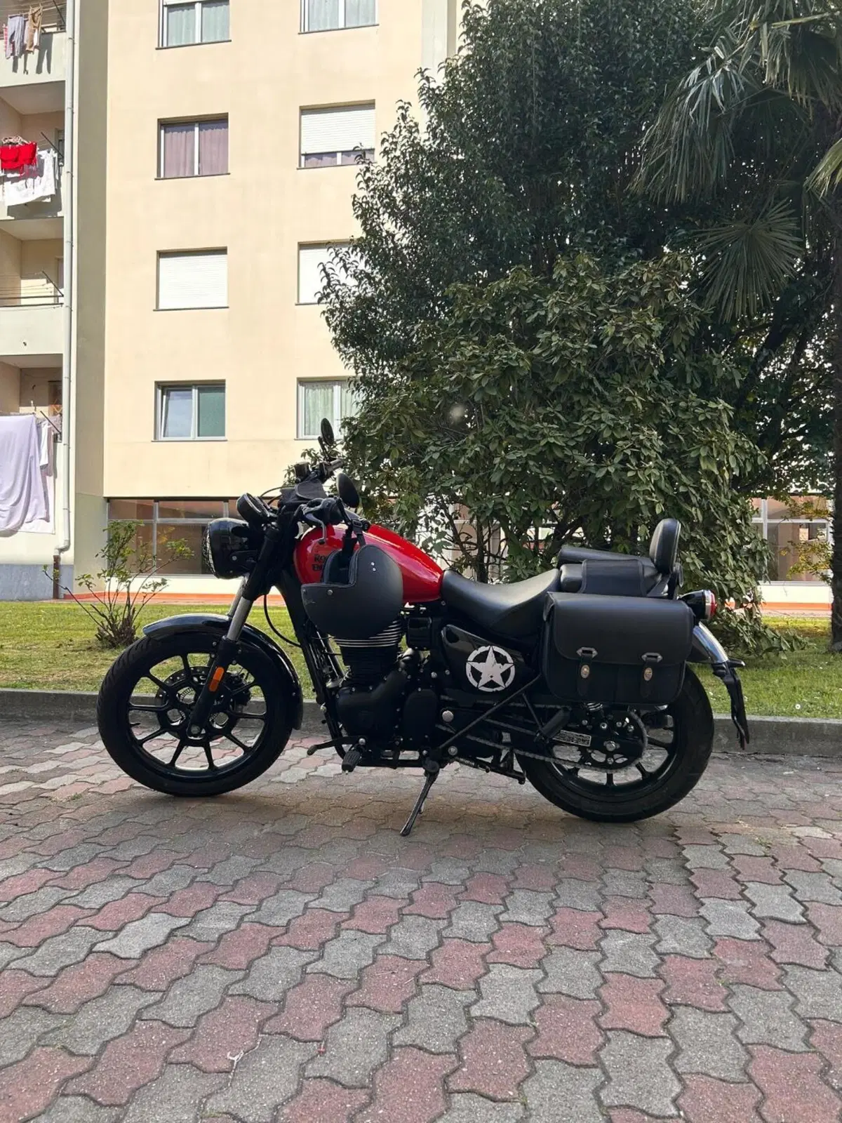 Royal Enfield Meteor 350 Aurora (2024 - 26) (3)