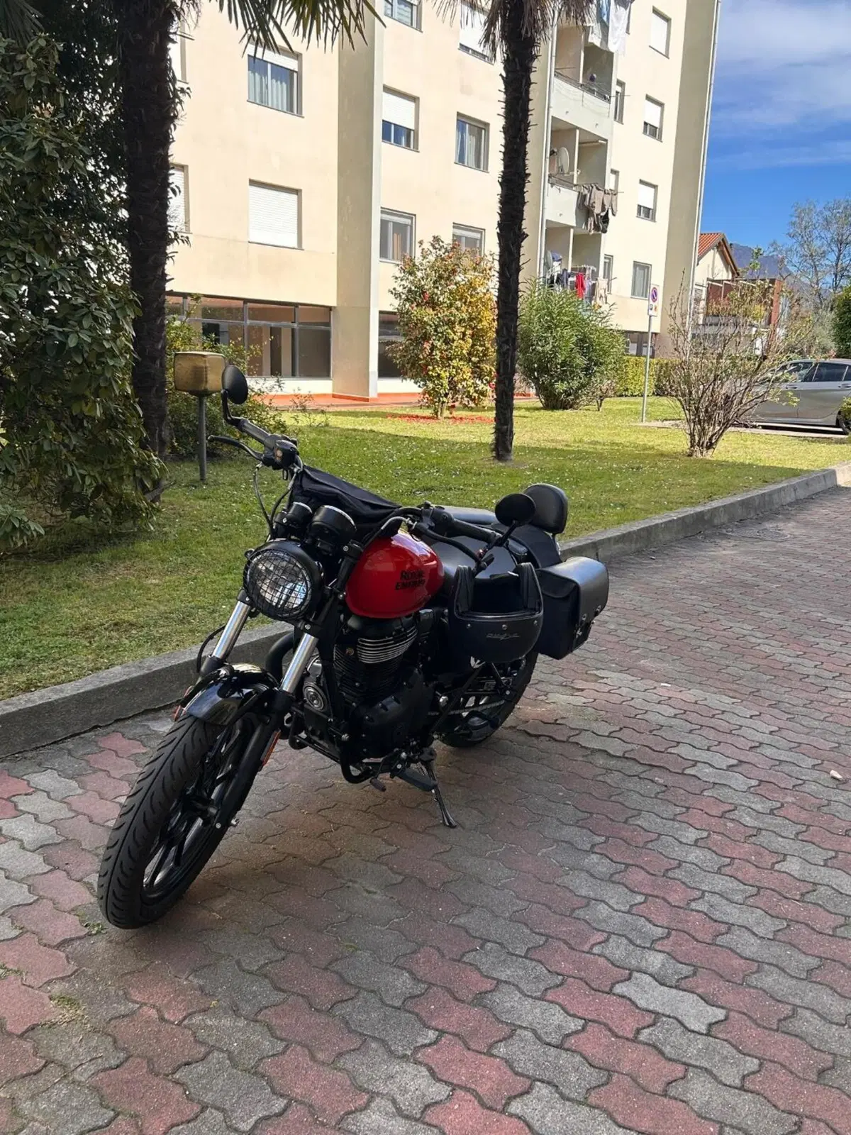 Royal Enfield Meteor 350 Aurora (2024 - 26) (5)