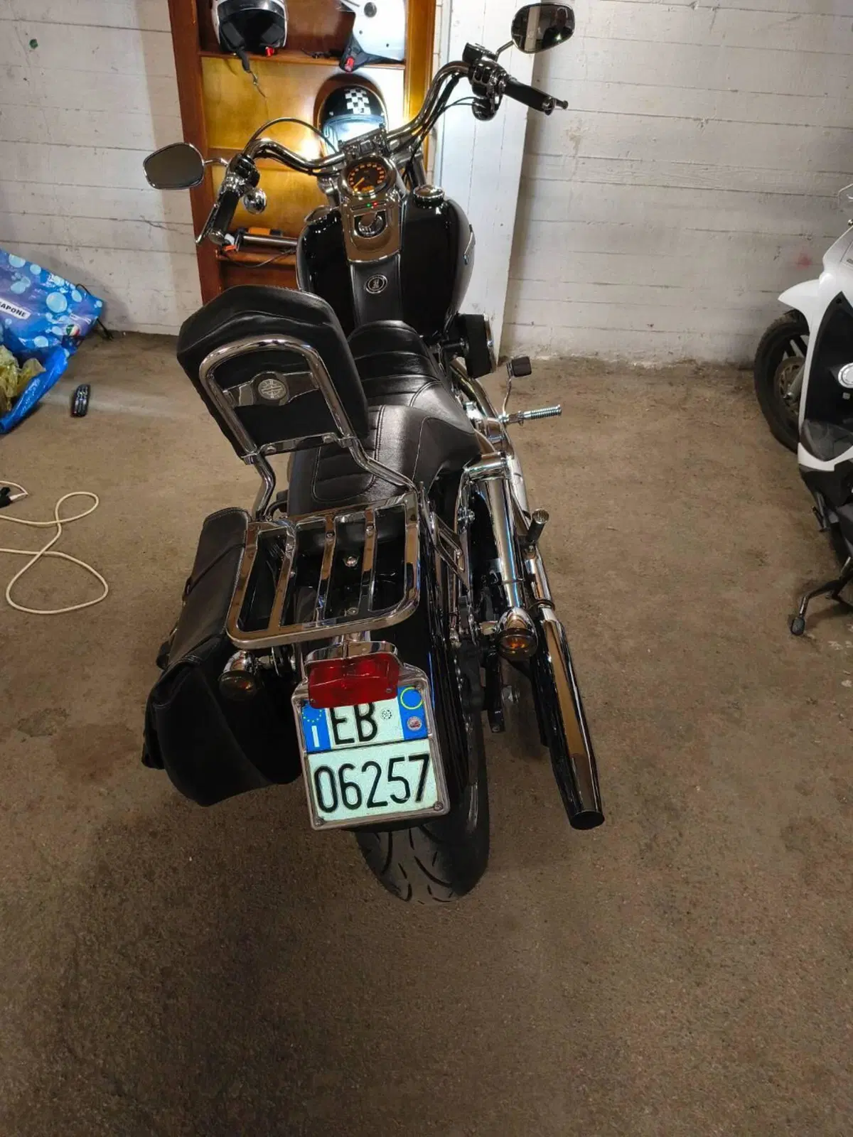 Harley-Davidson 1584 Super Glide Custom (2008 - 13) - FXDC (2)