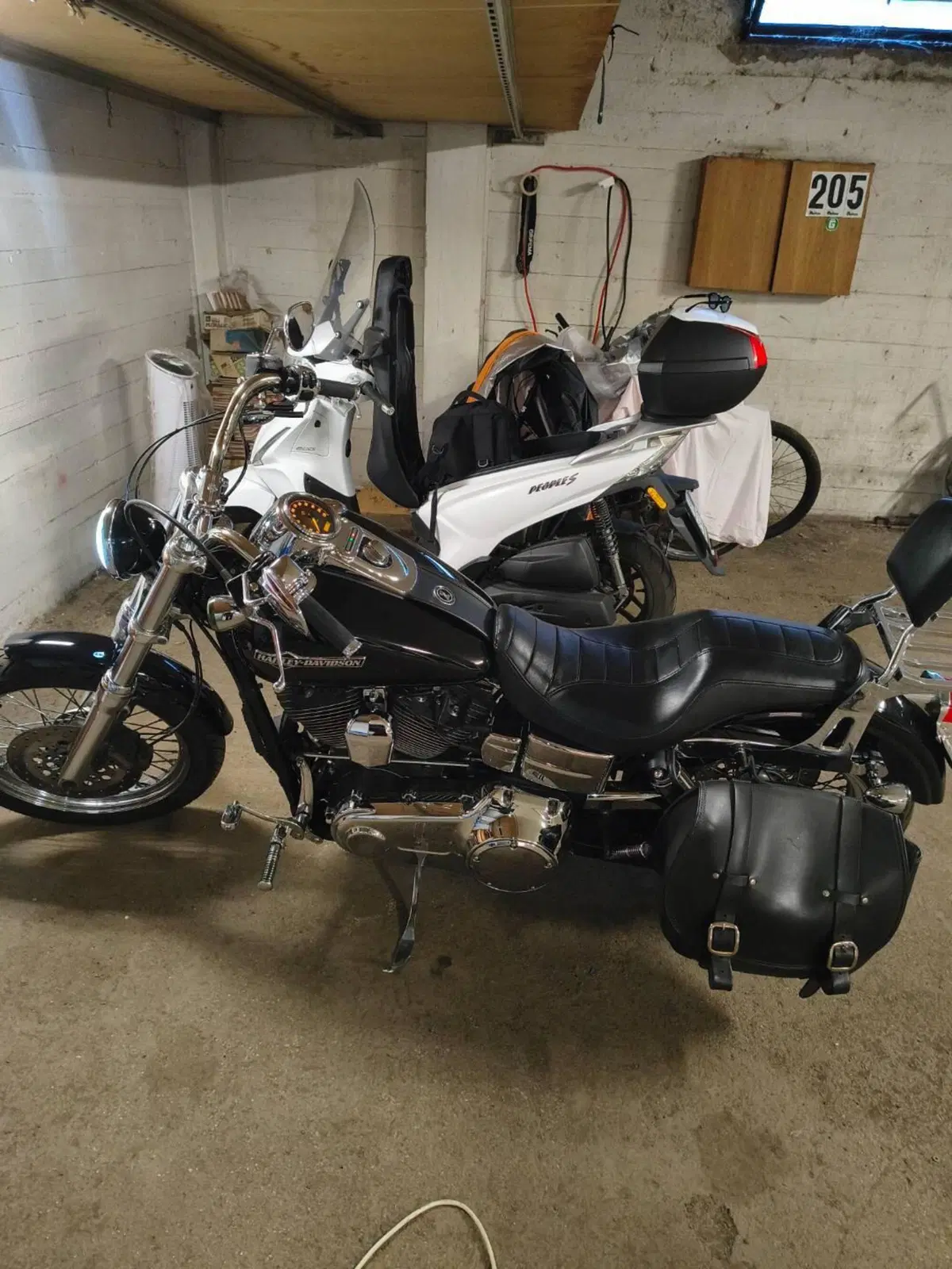 Harley-Davidson 1584 Super Glide Custom (2008 - 13) - FXDC (3)