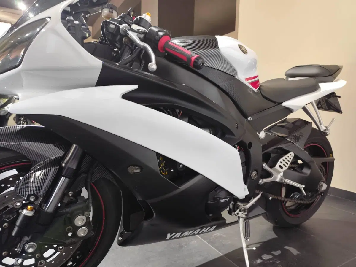 Yamaha YZF R6 (2008 - 09) (5)