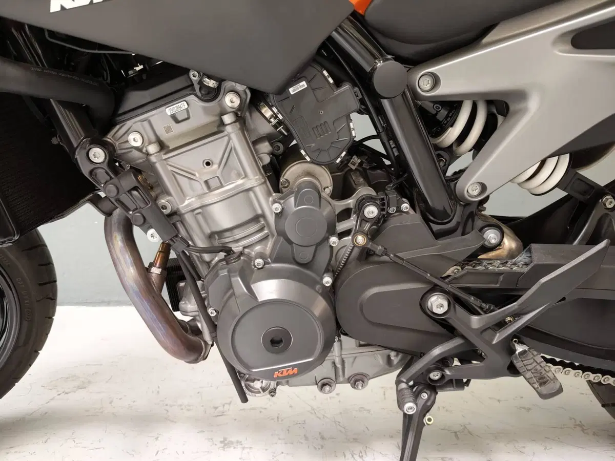 KTM 790 Duke L (2023 - 24) (5)