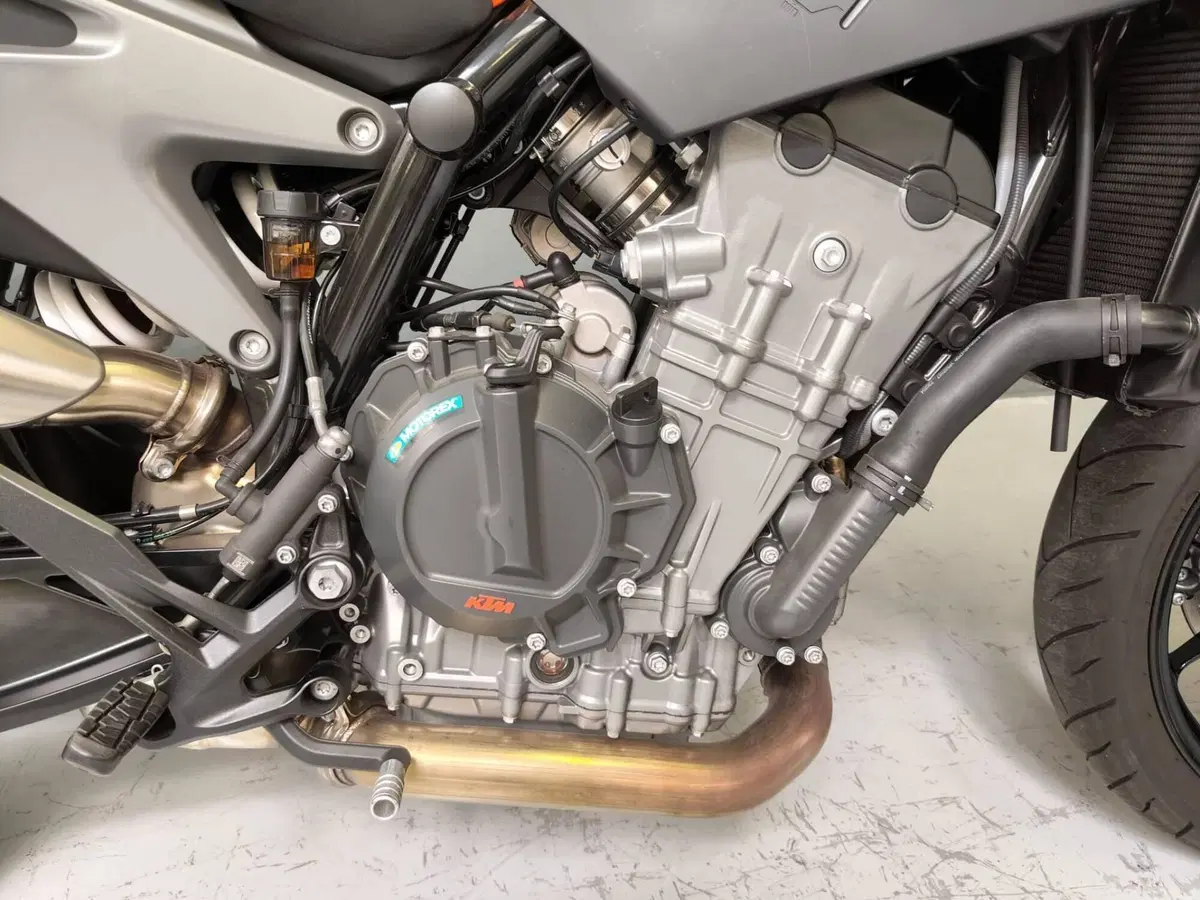 KTM 790 Duke L (2023 - 24) (4)