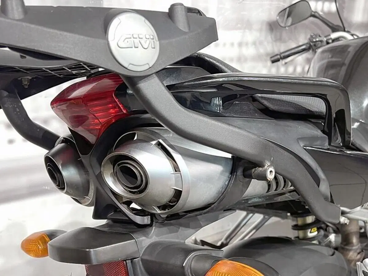 Yamaha FZ6 Fazer (2004 - 07) (3)