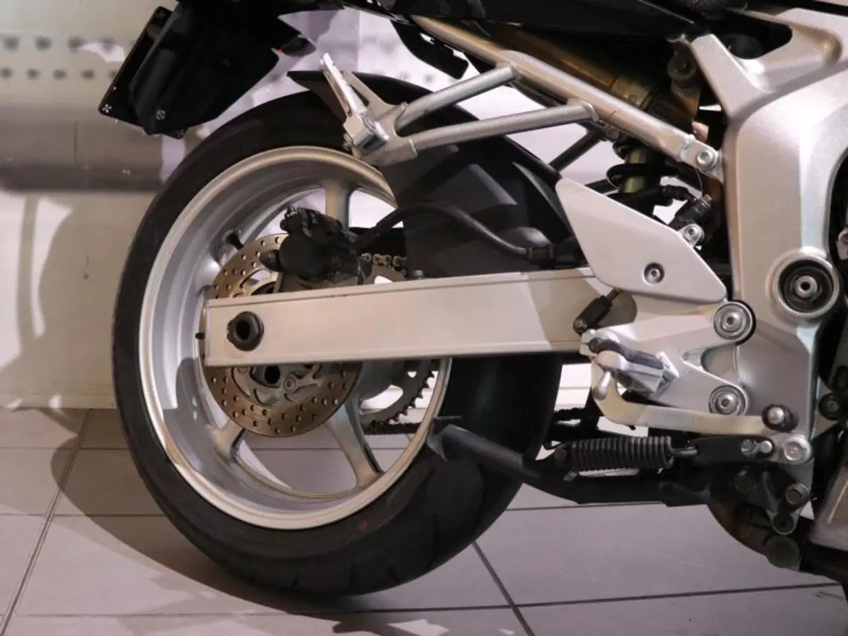 Yamaha FZ6 Fazer (2004 - 07) (4)
