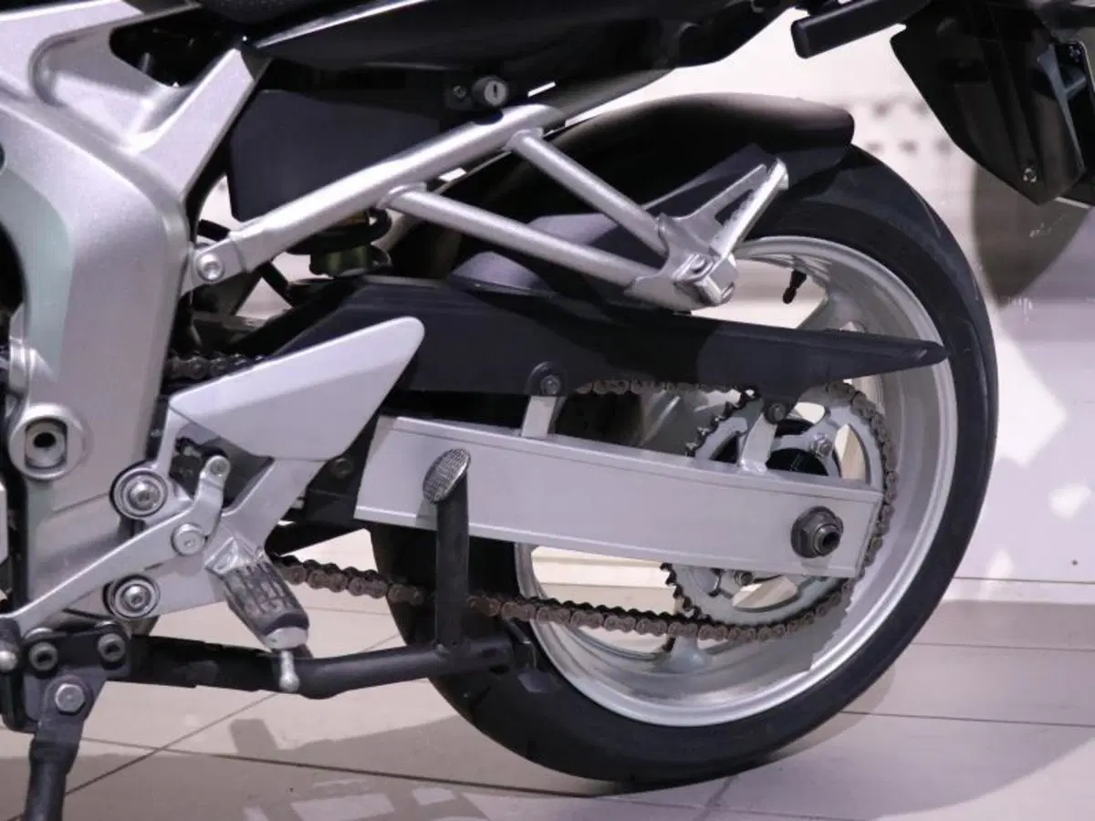Yamaha FZ6 Fazer (2004 - 07) (5)