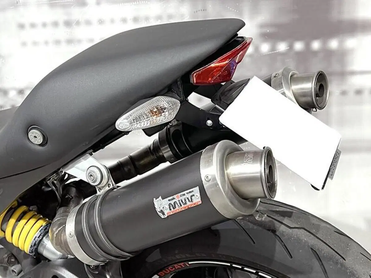 Ducati Monster 696 (2008 - 13) (3)