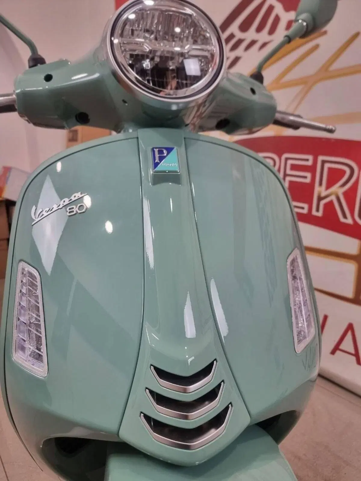 Vespa GTS 310 80th (2026) (4)