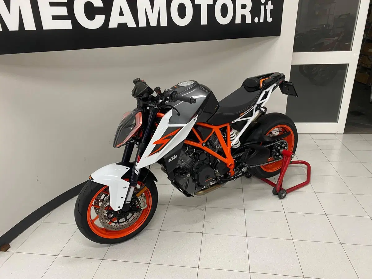 KTM 1290 Super Duke R (2019) (5)