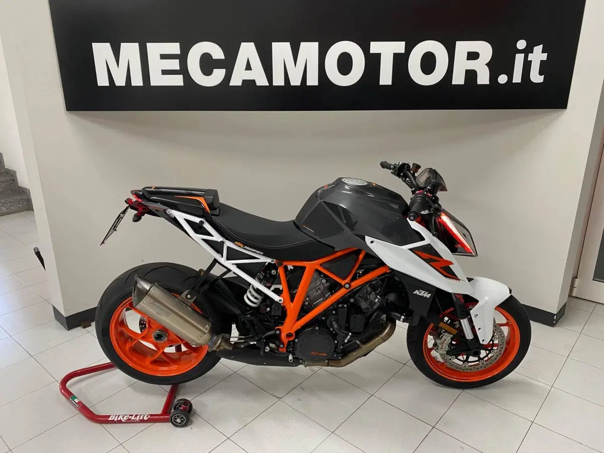 KTM 1290 Super Duke R (2019) (2)