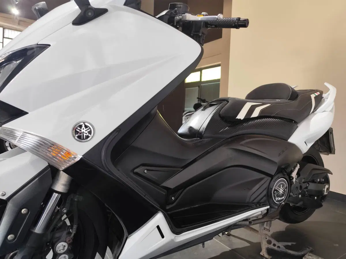 Yamaha T-Max 530 (2015 - 16) (4)