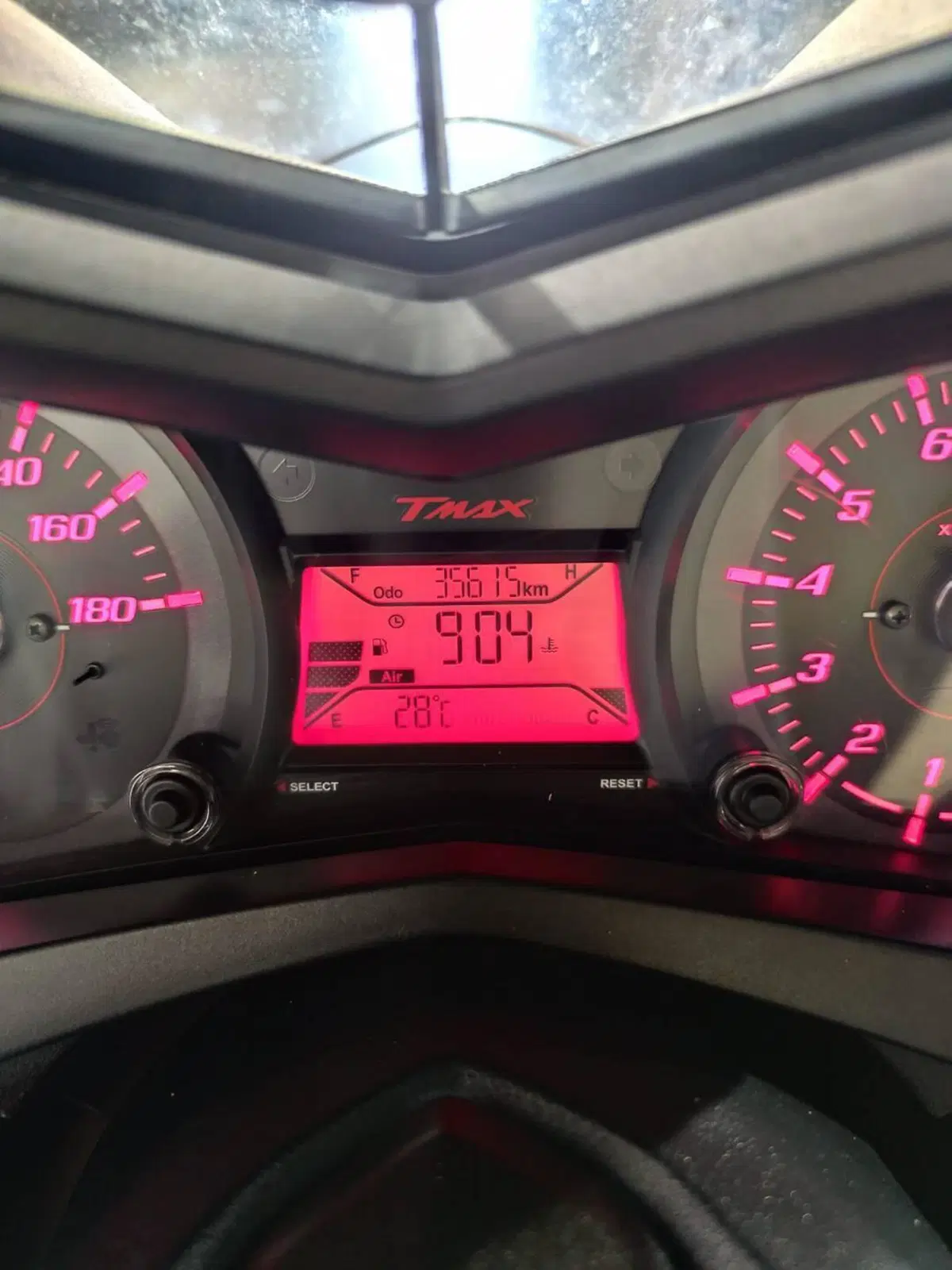 Yamaha T-Max 530 (2015 - 16) (7)