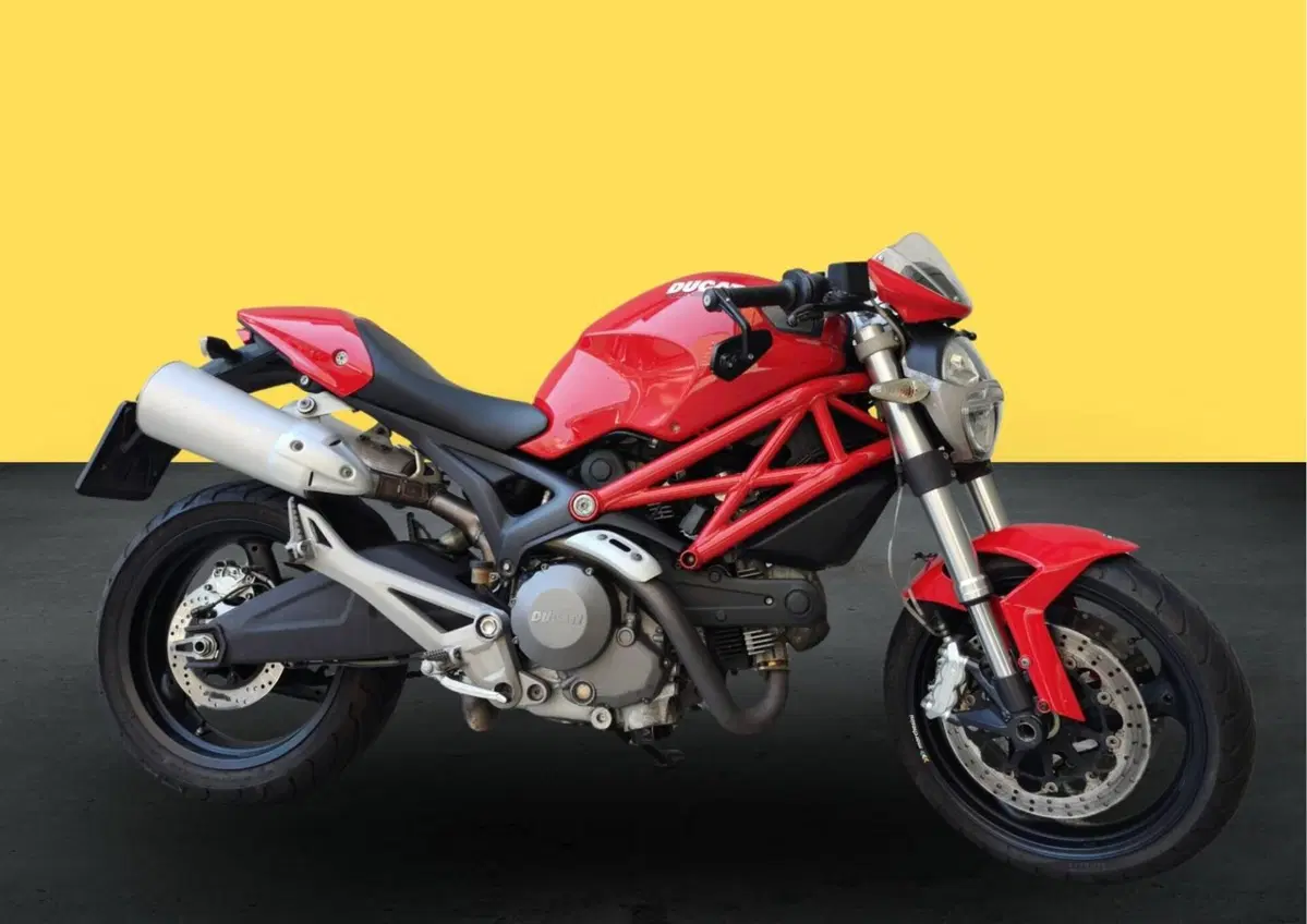 Ducati Monster 696 (2008 - 13) (3)