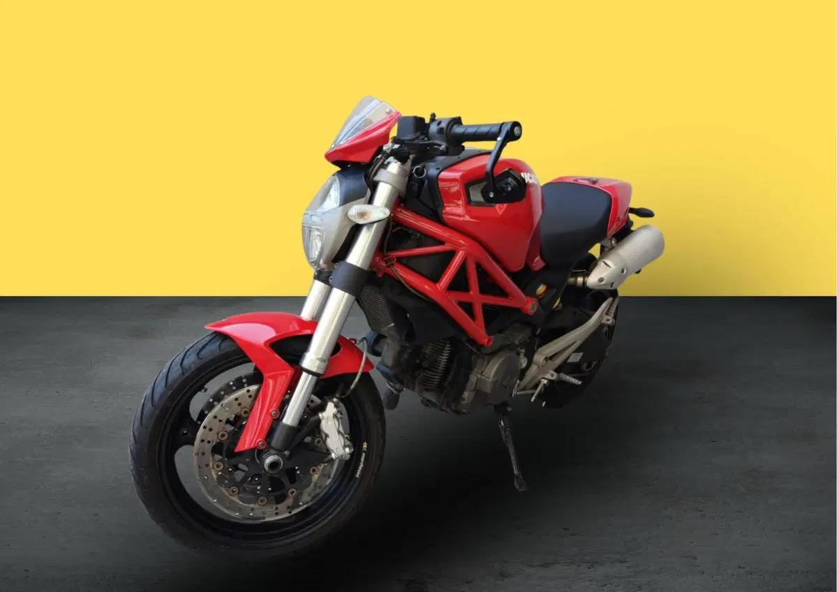 Ducati Monster 696 (2008 - 13) (2)