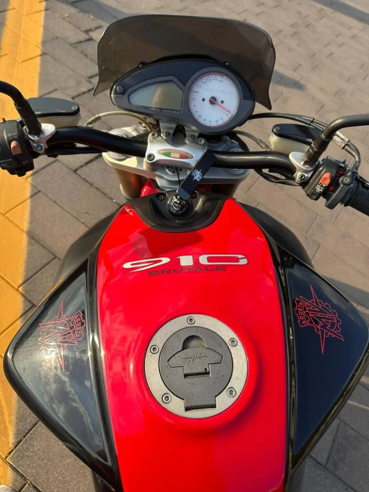 MV Agusta Brutale 910 R (2006 - 11) (3)