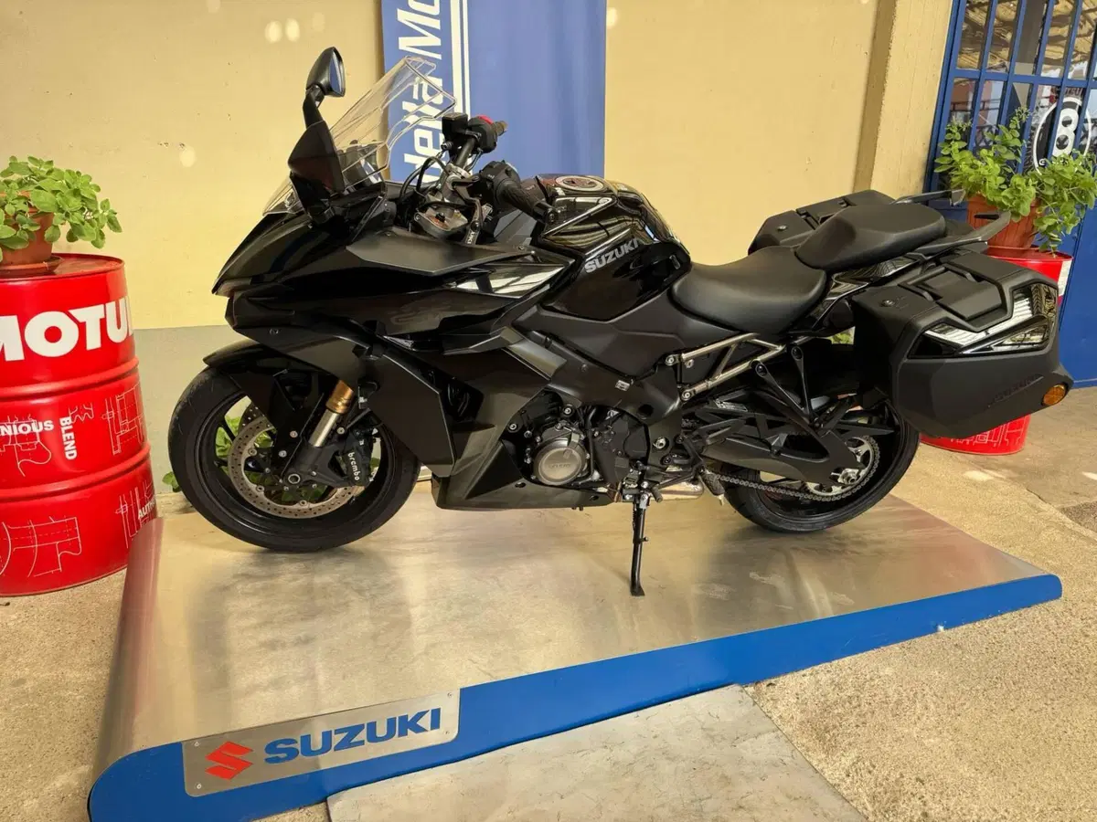 Suzuki GSX-S1000GT (2022 - 24) (9)