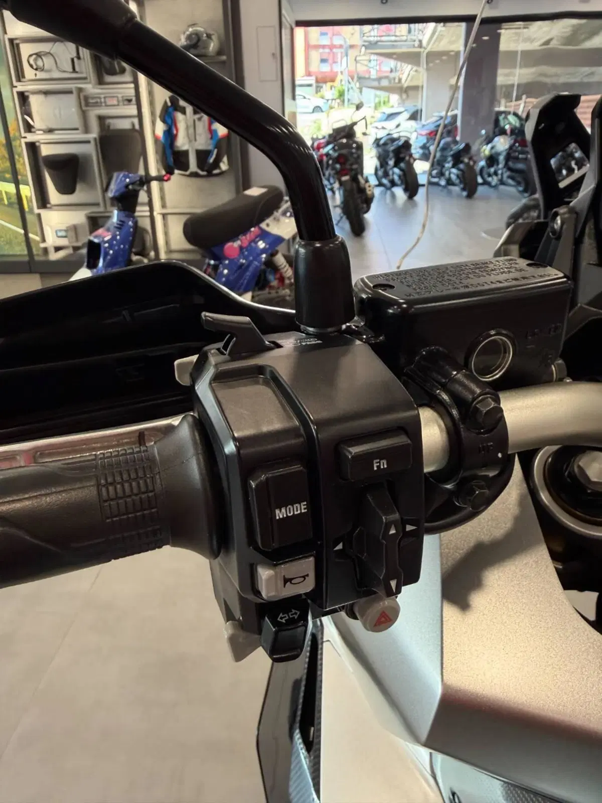 Honda X-ADV 750 DCT Travel (2021 - 24) (9)