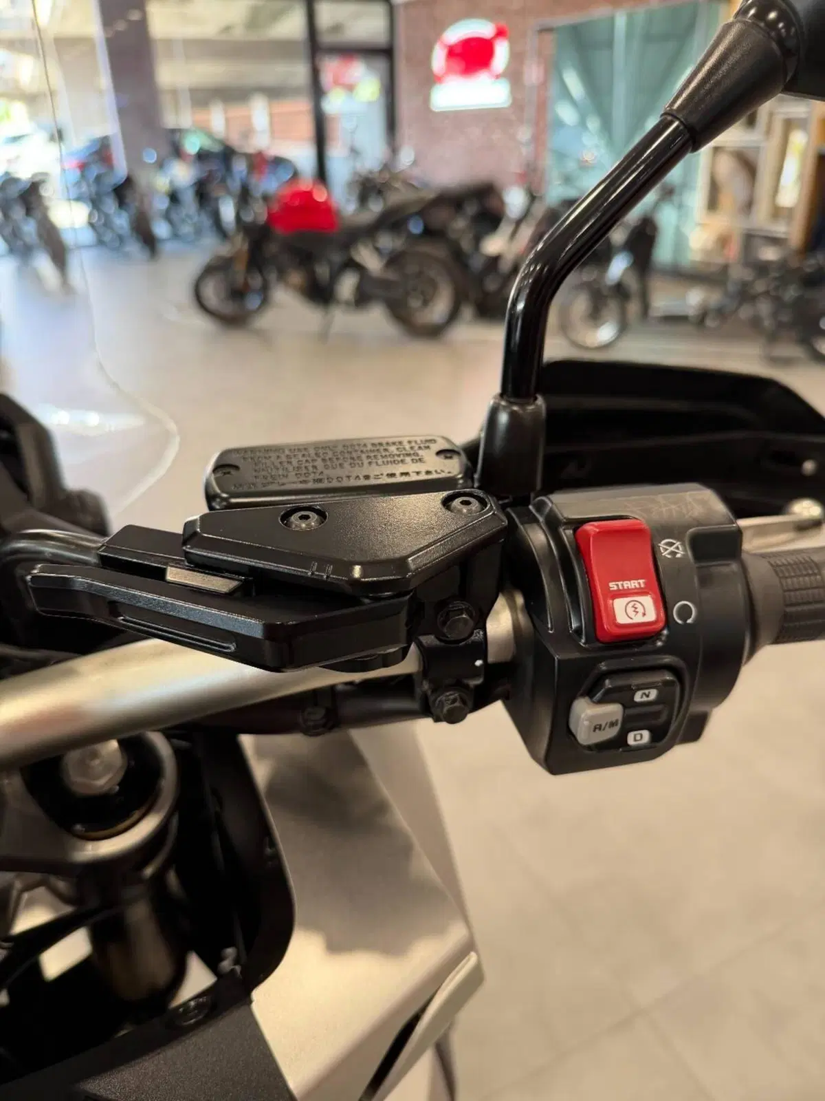 Honda X-ADV 750 DCT Travel (2021 - 24) (10)
