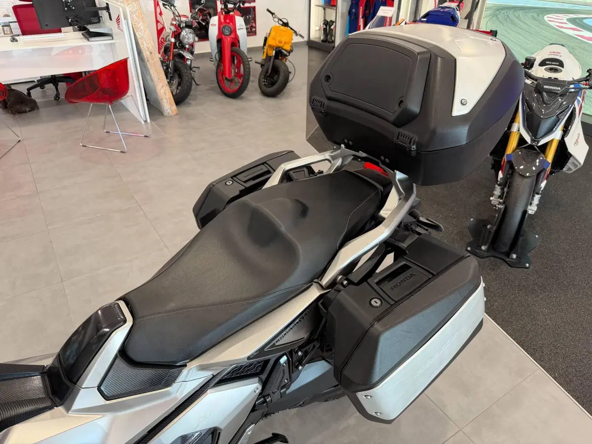 Honda X-ADV 750 DCT Travel (2021 - 24) (11)
