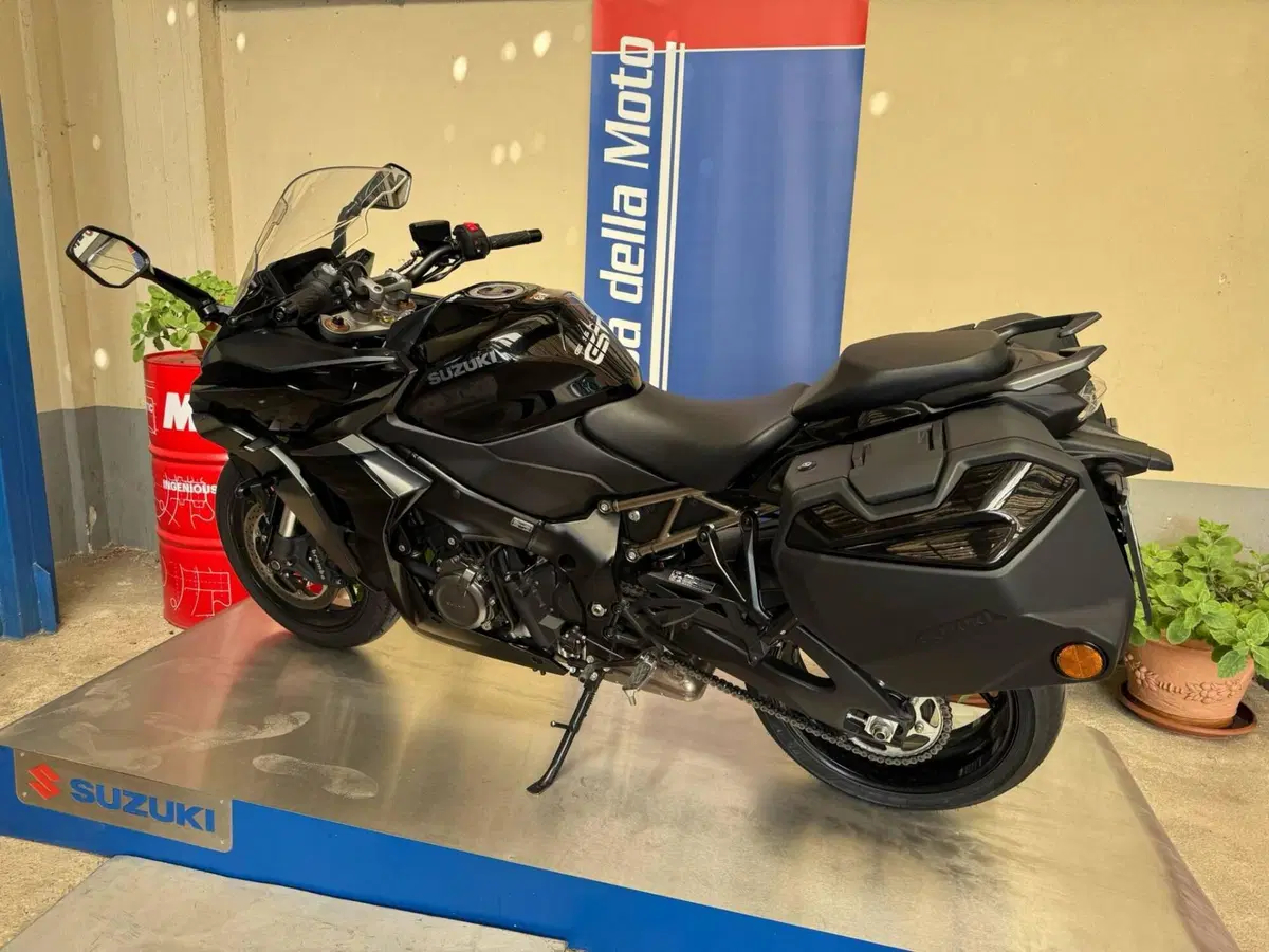 Suzuki GSX-S1000GT (2022 - 24) (11)