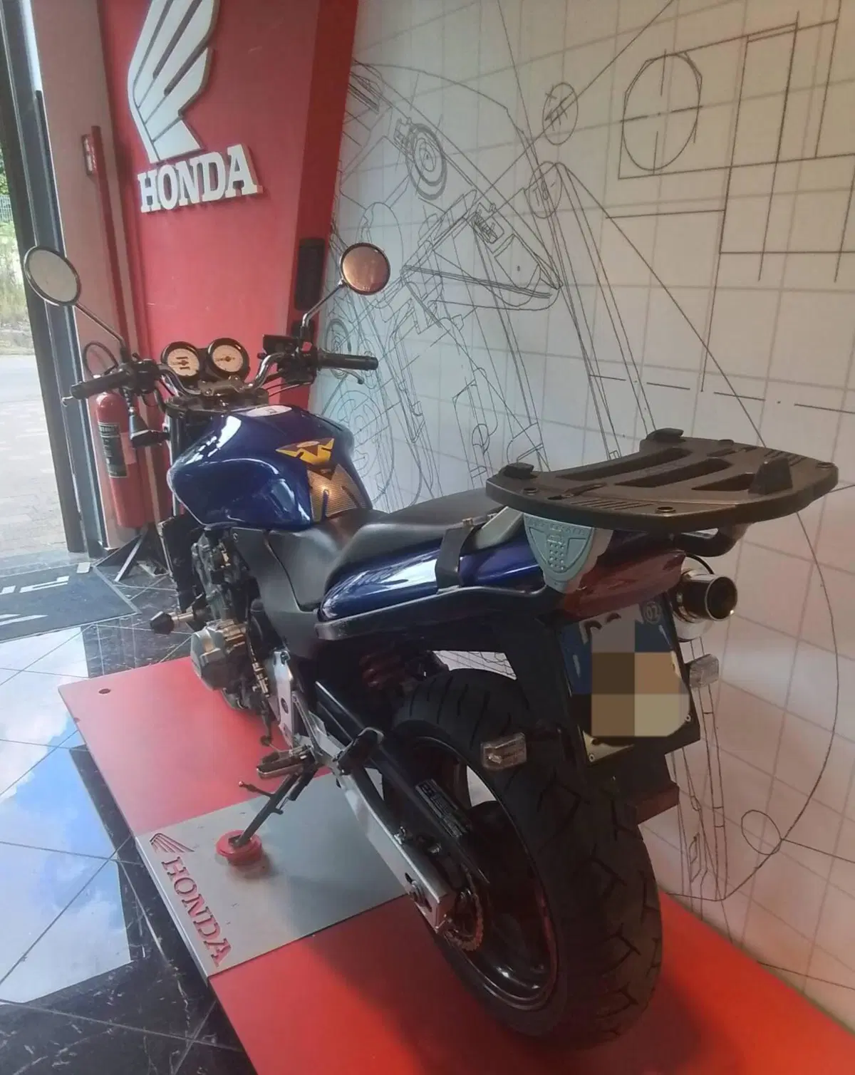 Honda Hornet 600 (2000 - 02) (6)