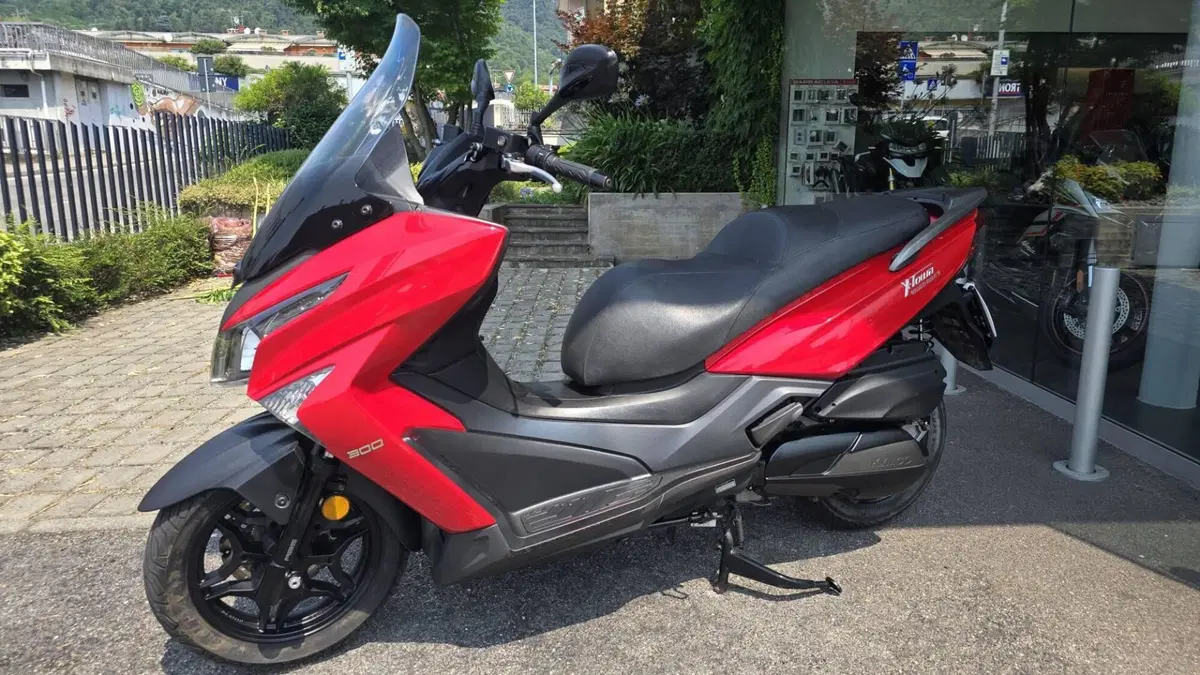 Kymco X-Town 300i ABS (2016 - 20) (4)