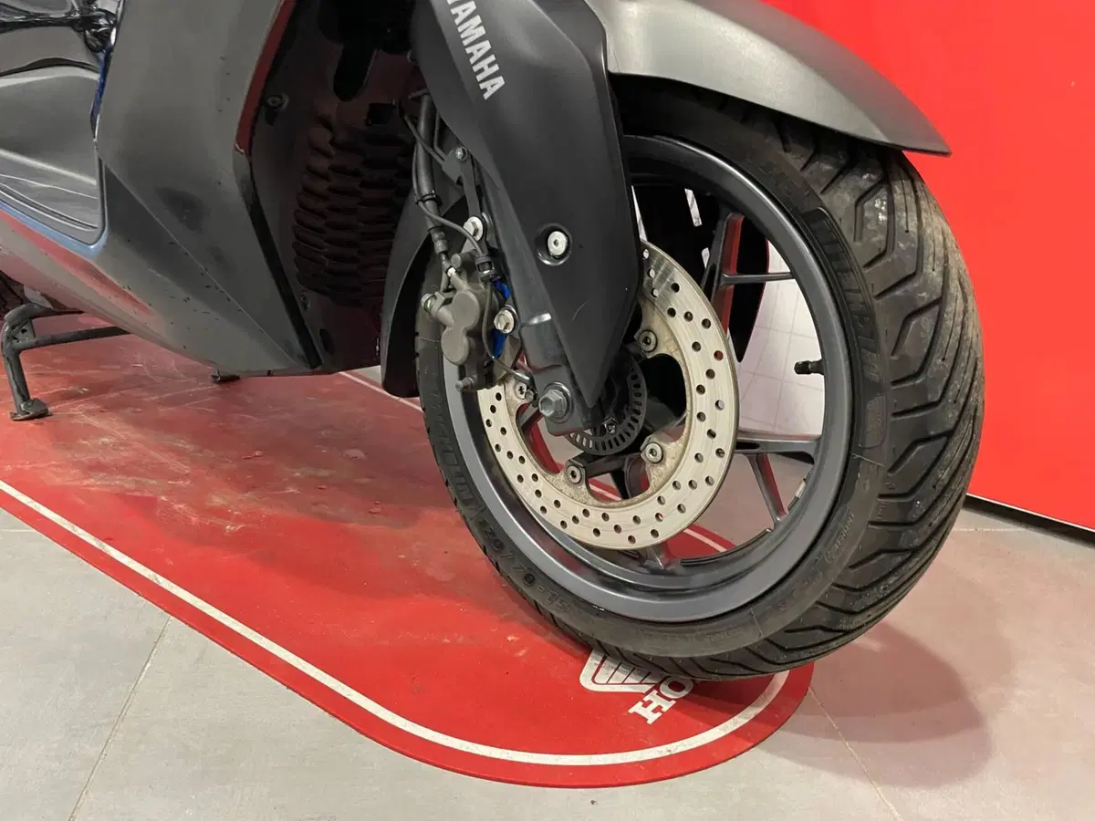 Yamaha X-Max 300 Tech Max (2021 - 24) (12)