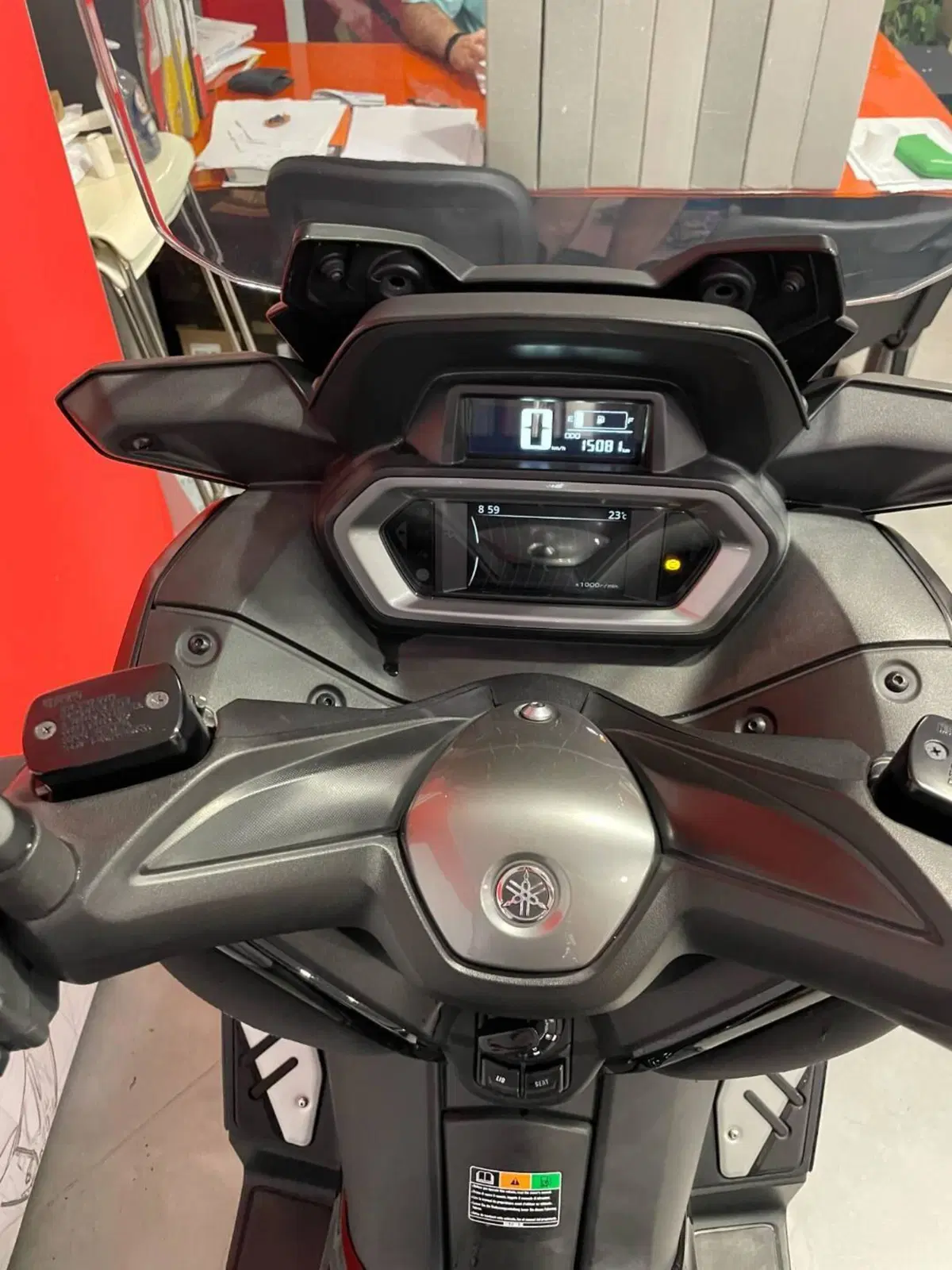 Yamaha X-Max 300 Tech Max (2021 - 24) (14)