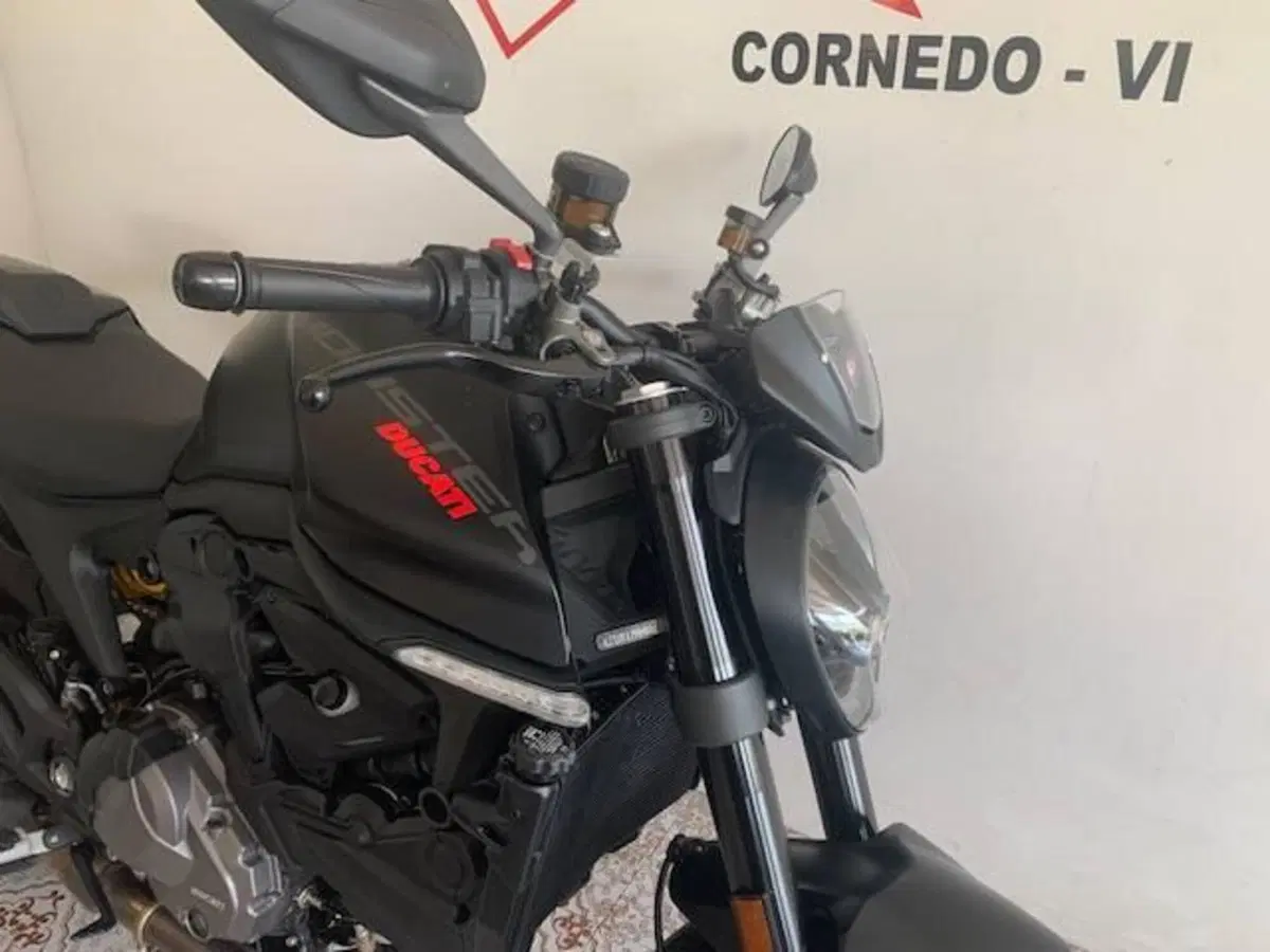 Ducati Monster 937 + (2021 - 25) (3)